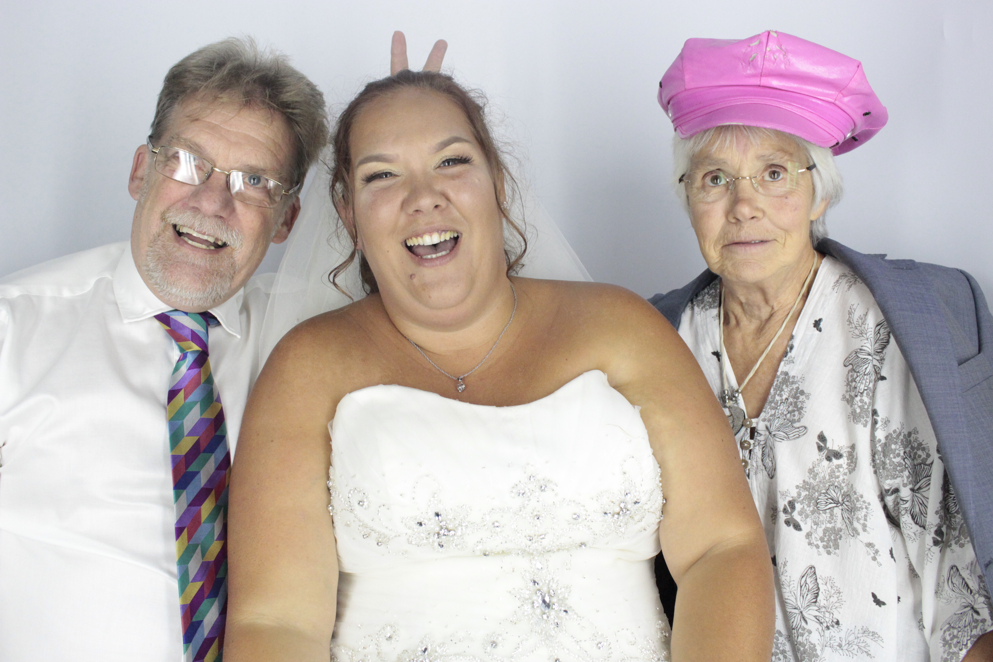  Heather & Daniel's Wedding | View more photos from the event at gallery.myphotoboothexperience.co.uk/u/MyPhotoBoothExperienceLtd/Heather-Daniels-Wedding